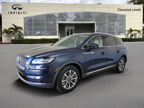 Used 2023 Lincoln Nautilus FWD w/ Premium Package image 2