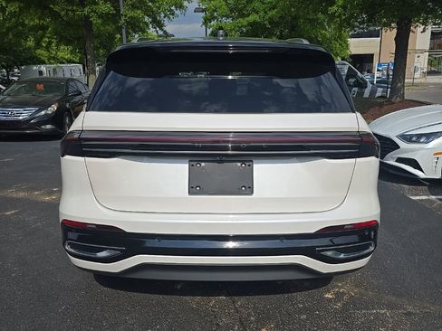 Used 2024 Lincoln Nautilus Reserve w/ Equipment Group 202A AWD/4WD image 7