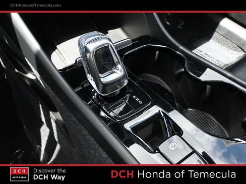 Used 2023 Volvo XC40 B5 Plus AWD/4WD image 11