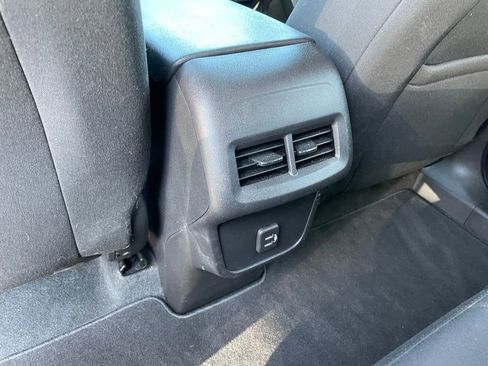 Used 2024 Chevrolet Equinox LT image 8