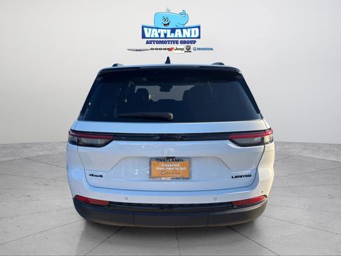 Used 2024 Jeep Grand Cherokee Limited w/ Black Appearance Package image 4