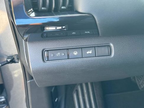 Used 2026 Nissan Pathfinder SV AWD/4WD image 29