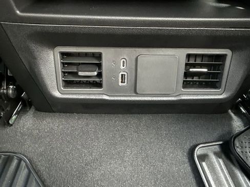 Certified 2025 Chevrolet Silverado 1500 Custom image 25