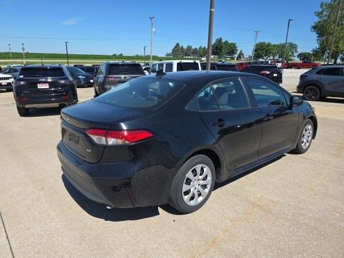 Used 2023 Toyota Corolla LE FWD image 8