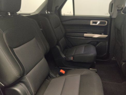Used 2023 Ford Explorer XLT w/ Class IV Trailer Tow Package AWD/4WD image 19