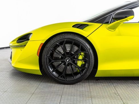 Used 2025 McLaren Artura Spider image 11