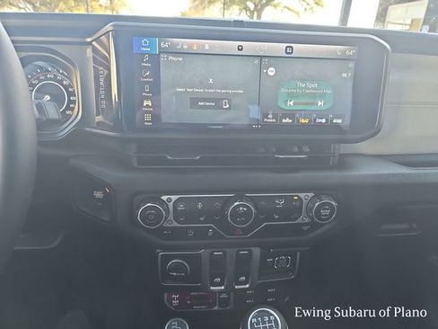 Used 2025 Jeep Wrangler Willys image 19