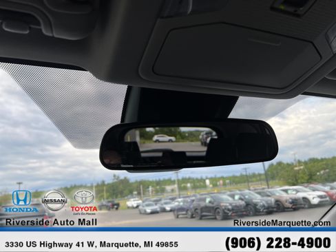 Used 2025 Toyota RAV4 XLE AWD/4WD image 19