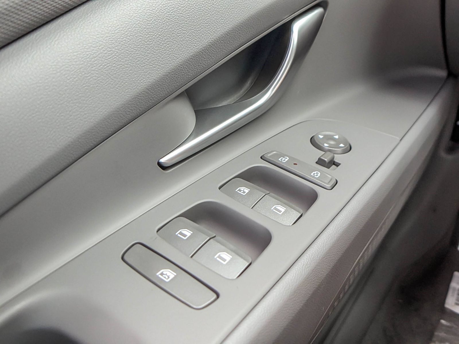 New 2025 Hyundai Elantra SEL FWD image 29