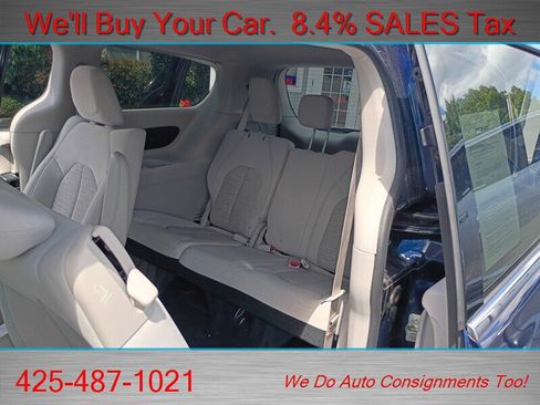 Used 2018 Chrysler Pacifica Touring Plus FWD image 28