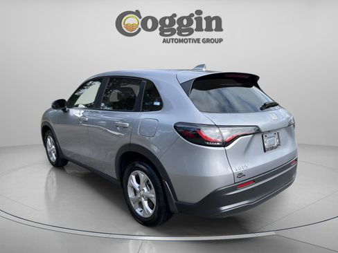 Certified 2023 Honda HR-V LX image 3