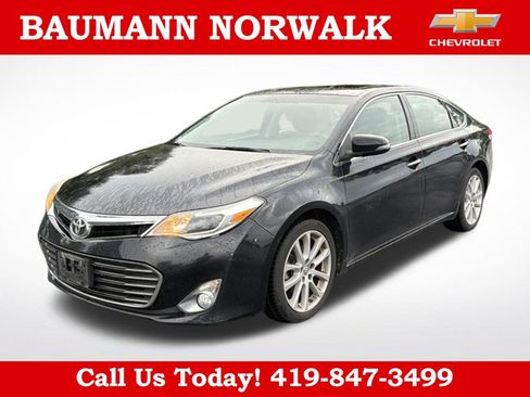 Used 2013 Toyota Avalon XLE Touring FWD image 2