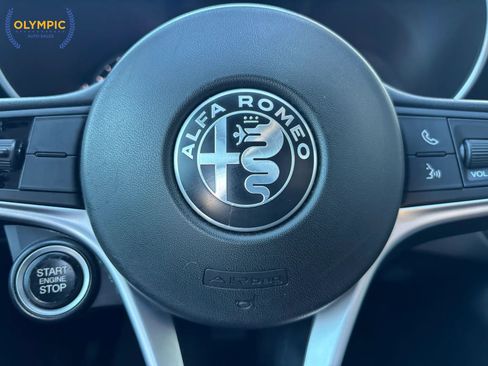 Used 2019 Alfa Romeo Giulia Sedan 4D image 23