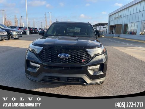 Used 2020 Ford Explorer ST w/ ST Street Pack image 2
