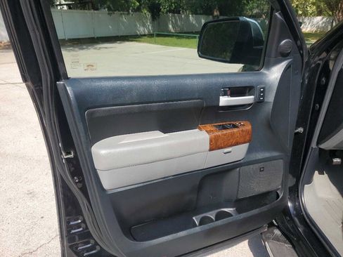 Used 2011 Toyota Tundra Limited image 21