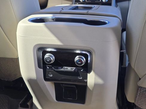 Used 2021 GMC Yukon XL Denali w/ Denali Premium Package image 24