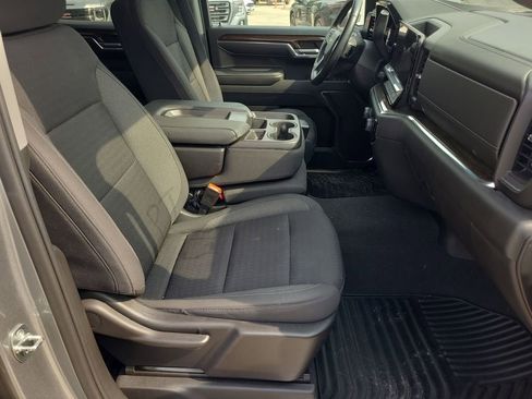 Used 2023 Chevrolet Silverado 1500 LT AWD/4WD image 29