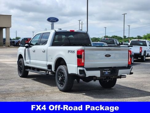 New 2026 Ford F250 Lariat w/ Black Appearance Package AWD/4WD image 4