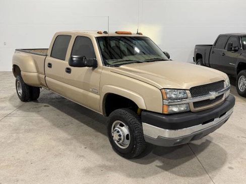 Used 2004 Chevrolet Silverado 3500 4x4 Crew Cab w/ Heavy-Duty Power Package image 6