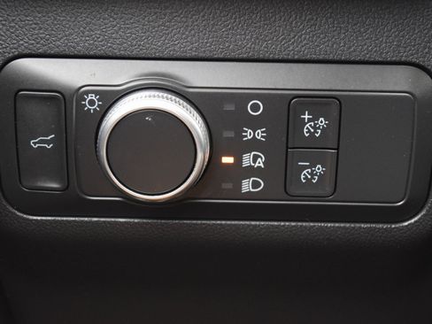 Used 2022 Ford Escape SE w/ SE Sport Appearance Package image 16