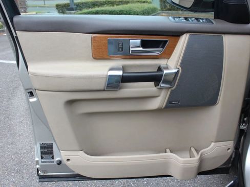 Used 2016 Land Rover LR4 HSE image 12