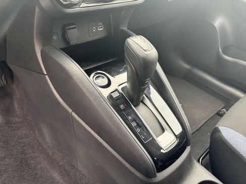 Used 2025 Nissan Versa SV FWD image 36