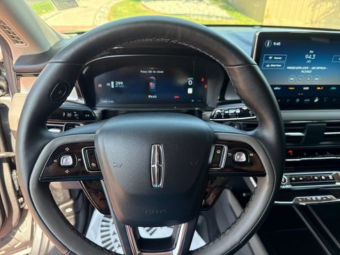 Certified 2025 Lincoln Corsair AWD w/ Equipment Group 101A image 16