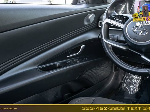 Used 2022 Hyundai Elantra SEL w/ Convenience Package FWD image 18