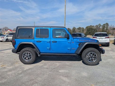 Used 2025 Jeep Wrangler Unlimited Rubicon image 2