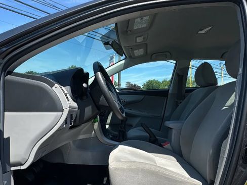 Used 2013 Toyota Corolla L FWD image 11