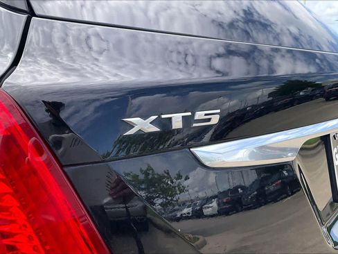 Used 2017 Cadillac XT5 Luxury FWD image 29