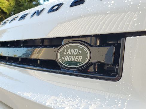 Used 2025 Land Rover Defender 110 X-Dynamic SE AWD/4WD image 6