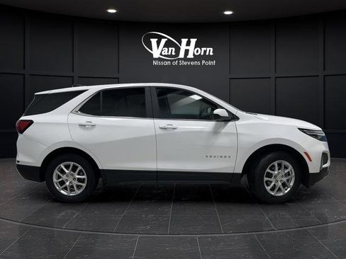 Used 2024 Chevrolet Equinox LT image 2