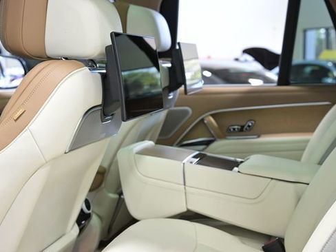 Used 2024 Land Rover Range Rover SV image 30