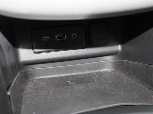 Used 2020 Chevrolet Equinox LS image 23