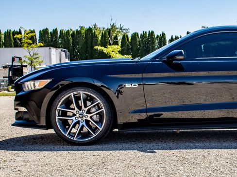 Used 2015 Ford Mustang GT Premium RWD image 36