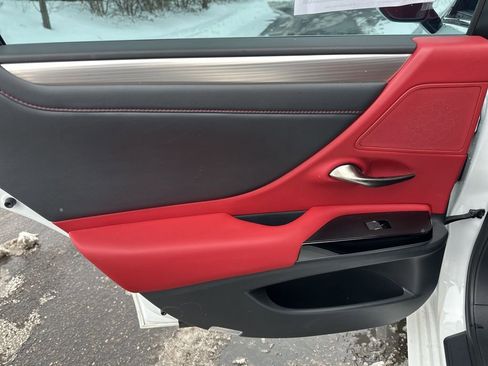 Used 2022 Lexus ES 300h F Sport image 34