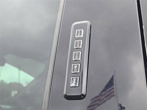 Certified 2022 Ford F350 Lariat w/ Lariat Value Package AWD/4WD image 14