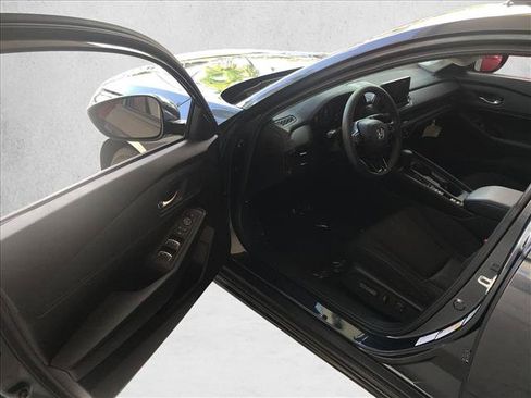 Used 2024 Honda Accord EX image 12