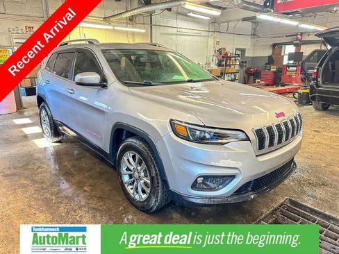 Used 2019 Jeep Cherokee Latitude Plus w/ Comfort/Convenience Group AWD/4WD image 1