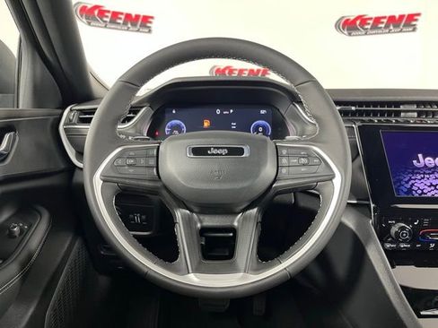 New 2025 Jeep Grand Cherokee Laredo X w/ Luxury Tech Group I image 13