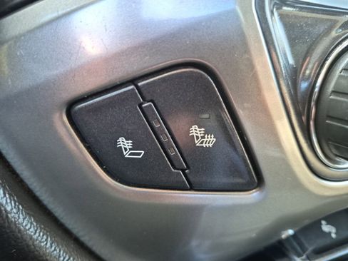 Used 2018 Chevrolet Silverado 1500 LT w/ Texas Edition image 23