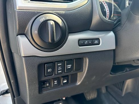 Used 2019 Nissan Titan PRO-4X AWD/4WD image 16