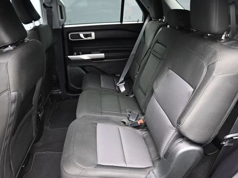 Used 2022 Ford Explorer XLT RWD image 28
