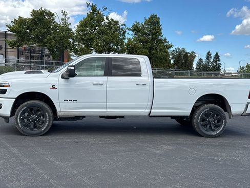 New 2026 RAM 2500 Laramie AWD/4WD image 6