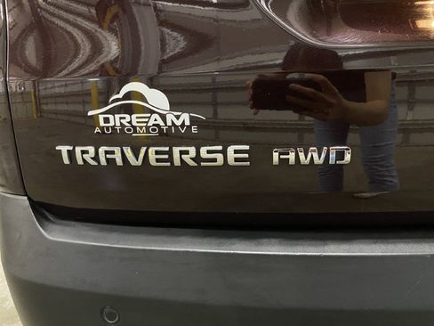 Used 2020 Chevrolet Traverse LT AWD/4WD image 17