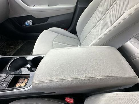Used 2019 Hyundai Sonata SE image 25