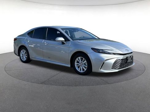 Used 2025 Toyota Camry LE FWD image 8