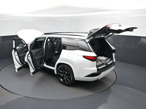New 2026 Lexus TX 500h AWD image 2