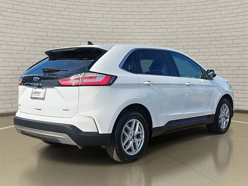 Used 2024 Ford Edge SEL image 5